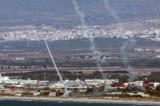 video israelul atacat cu rachete trase din yemen bombardamentele au intrerupt temporar traficul aerian pe aeroportul ben gurion 681742dc452eb