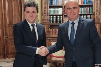 video nicusor dan s ar putea intalni astazi cu ilie bolojan cand ar urma sa aiba loc investirea sa in functia de presedinte surse 682b099904322