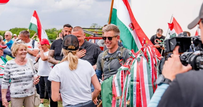 video peter magyar oponentul lui viktor orban a ajuns la granita cu romania in marsul celor un milion de pasi 683088cab7552