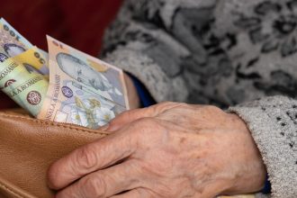 video recalcularea pensiilor intarzie sistemul e inca in teste aproximativ 463 000 de pensionari asteapta banii promisi 682ed066ed18b