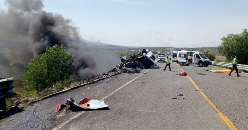 video tragedie in mexic cel putin 21 de persoane au murit in urma unui carambol 6825a28db7bed