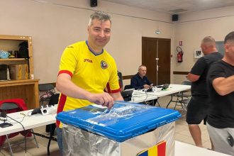 video un roman din diaspora sustine ca a fost atacat de mai multi conationali la o sectie de vot in franta am fost lovit scuipat injurat 6829f761d9705