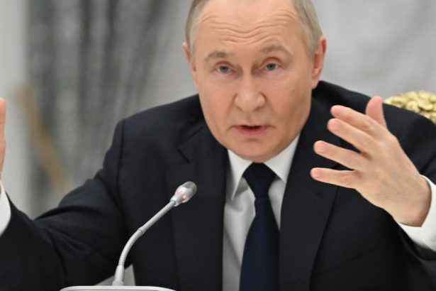 vladimir putin serviciile straine precum microsoft si zoom ar trebui restrictionate in rusia 6834ac2beb4c3
