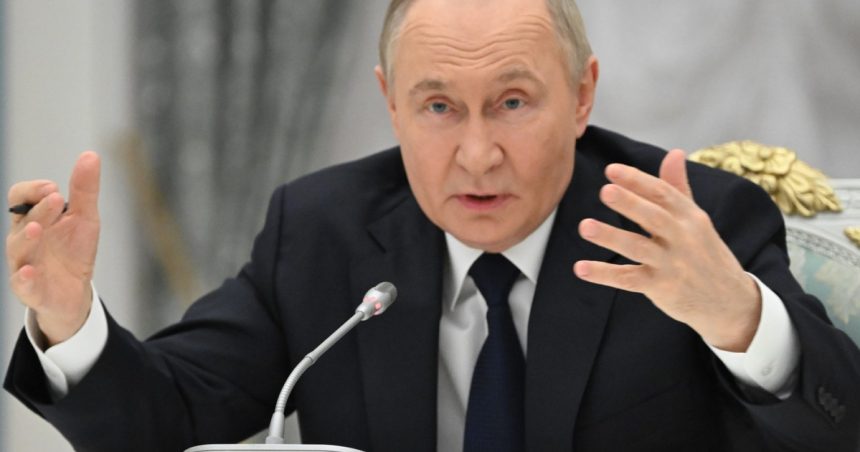 vladimir putin serviciile straine precum microsoft si zoom ar trebui restrictionate in rusia 6834ac2beb4c3