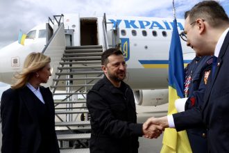 zelenski intampinat ca lider al lumii libere la praga discutii despre aparare cu presedintele si premierul cehiei 68175efdaa312