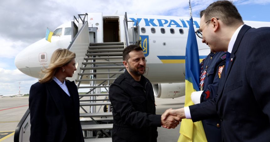 zelenski intampinat ca lider al lumii libere la praga discutii despre aparare cu presedintele si premierul cehiei 68175efdaa312