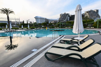4 000 de hoteluri din turcia au fost inchise chiar la inceput de sezon unii turisti s au trezit fara cazare 6851acab6bab1