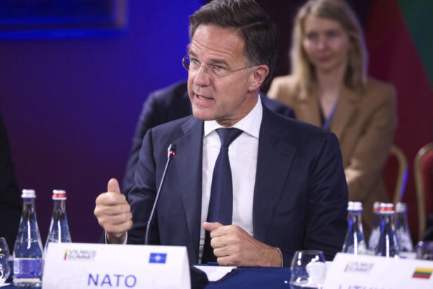 armata americana va ramane stationata in europa anunta secretarul general al nato 683e8d14bea64