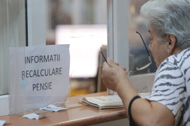 avertismentul unui sindicat aplicarea de corectii bugetare va duce la proteste si blocarea totala a activitatii caselor de pensii 683ee9ecb9b64