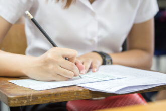 bacalaureat 2025 marti 10 iunie prima proba scrisa ce reguli trebuie sa respecte candidatii obiecte interzise in sala de examen 6843cfcce5516