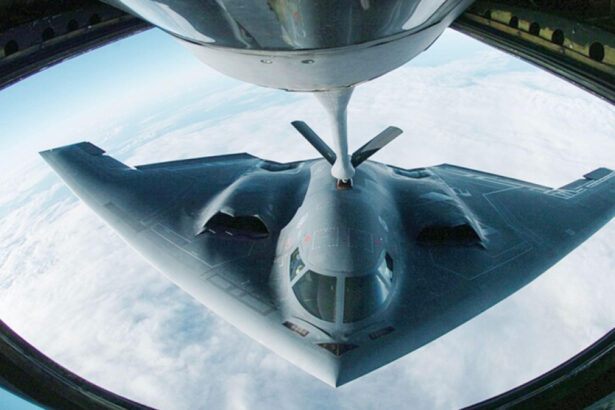 bombardiere b 2 stealth ale sua se indreapta spre baza diego garcia din oceanul indian sprijinite de opt avioane cisterna 6856d1da1d1e2