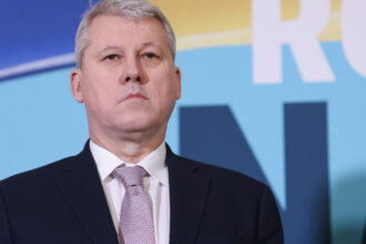 catalin predoiu anunta ca primeste o singura indemnizatie lunara aferenta functiei de ministru 685db02a51190