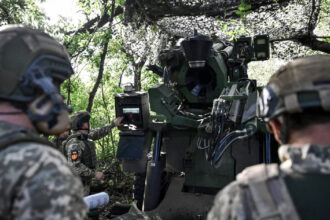 cel mai fierbinte punct de pe linia frontului kievul spune ca vladimir putin a mobilizat peste 100 000 de soldati la pokrovsk 685ee9b37b3c3
