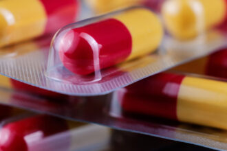 cercetatorii scotieni au produs paracetamol dintr un pet anuntul primit cu scepticism de activistii de mediu 685a619b16a63