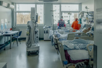 dosarul deceselor suspecte de la spitalul pantelimon s a extins urmarirea penala fata de patru medici ati descinderi si perchezitii 68418a8d1cfbe