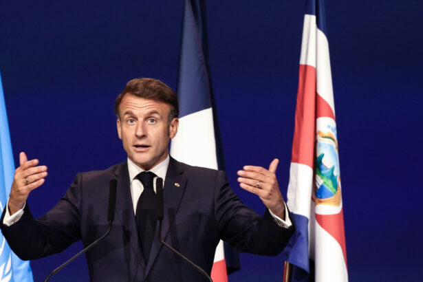 emmanuel macron contestarea prioritatii acordate climei este o greseala uriasa liderii lumii reuniti la nisa pentru unoc3 6845d334255fe