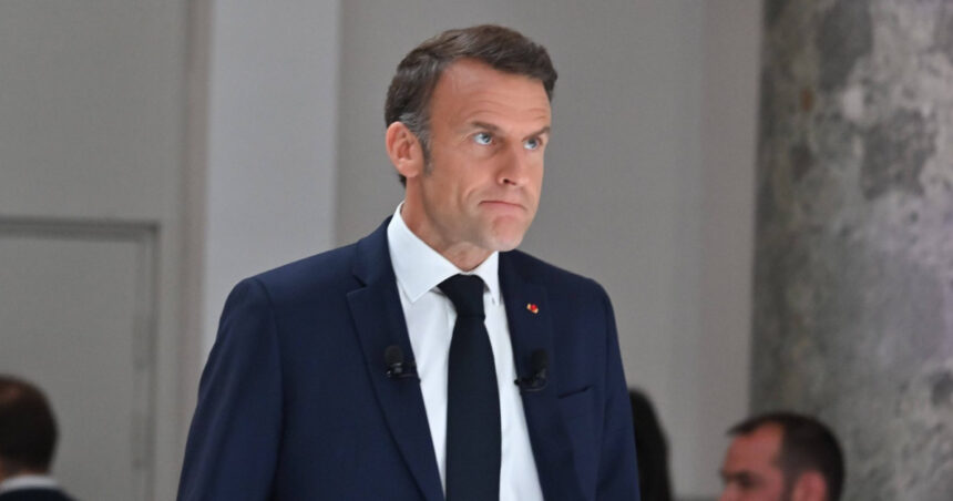 emmanuel macron face o vizita oficiala in groenlanda precizarile presedintiei franceze 6844264b18482