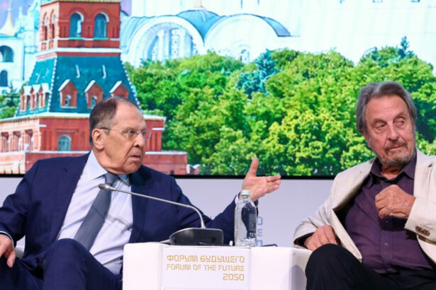 errol musk alex jones si alte figuri occidentale participa la forumul viitorului 2050 la moscova maga in rusia unul din subiecte 684745823a6eb
