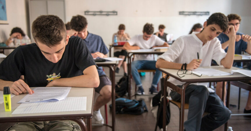 evaluarea nationala 2025 elevii sustin luni 23 iunie prima proba scrisa la limba si literatura romana 68582c1740606