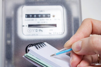 exclusiv cum ne putem schimba furnizorul de energie electrica in 24 de ore explicatiile sefului anre inainte de expirarea plafonarii tarifelor 685d2bfaba314