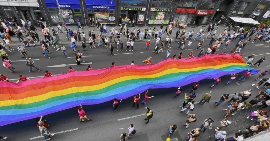 extrema dreapta foloseste drepturile lgbtq ca arma in europa pentru a semana disensiune spun activistii 683c493b3ac5a