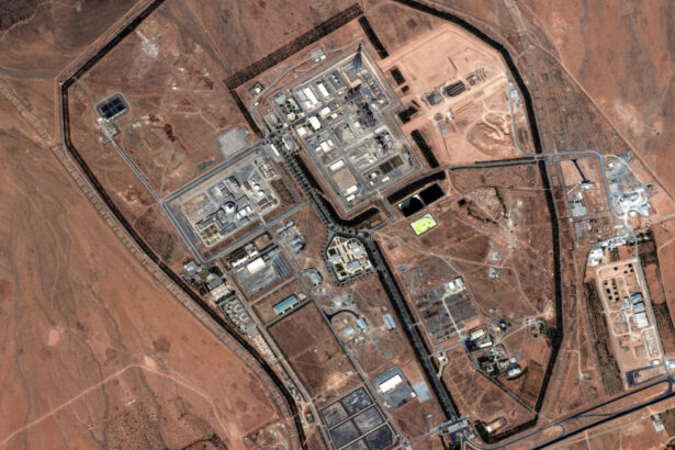 foto imagini din satelit confirma distrugeri majore in iran la reactorul cu apa grea de la arak 6854ea5e7788c