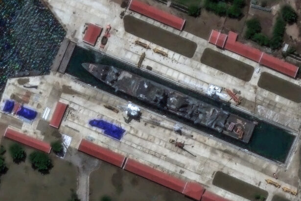 foto noul distrugator al coreei de nord a fost mutat langa granita cu rusia pentru reparatii dupa lansarea esuata la apa 6846fcdc23001