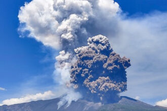 galerie foto cel mai mare vulcan activ din europa a erupt din nou imagini spectaculoase 683dc5dc45af7
