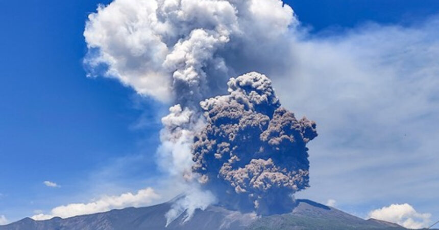 galerie foto cel mai mare vulcan activ din europa a erupt din nou imagini spectaculoase 683dc5dc45af7
