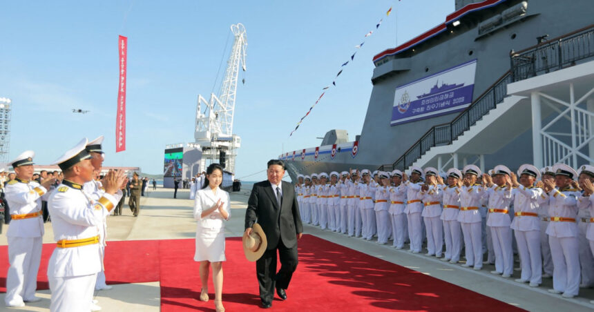 galerie foto coreea de nord si a reparat si relansat distrugatorul avariat kim jong un ameninta cu actiuni militare coplesitoare 684bf582b2e4d