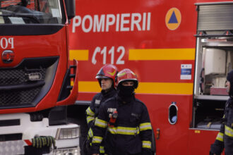 incendiu la o hala industriala si un depozit de deseuri plastice in hunedoara a fost emis mesaj ro alert 684d29eed002a