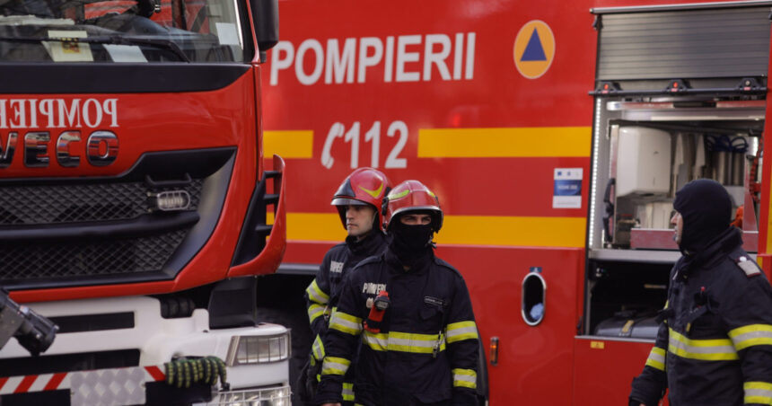 incendiu la o hala industriala si un depozit de deseuri plastice in hunedoara a fost emis mesaj ro alert 684d29eed002a