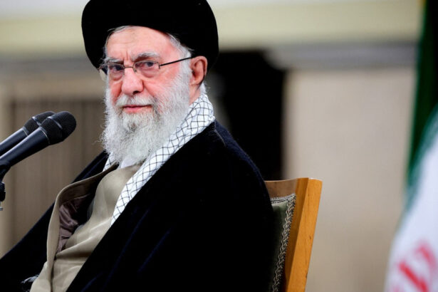 israelul afirma ca l ar fi ucis pe ali khamenei liderul suprem al iranului daca acesta nu s ar fi refugiat in buncar 685d8ee2858c3