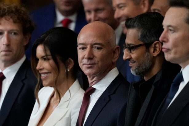 jeff bezos si blue origin incearca sa profite de raceala dintre trump si musk 685fae9283a4c