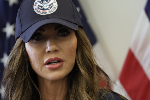 kristi noem secretarul american pentru securitate interna a fost transportata la spital ce spune buletinul medical 685265cb5ec37