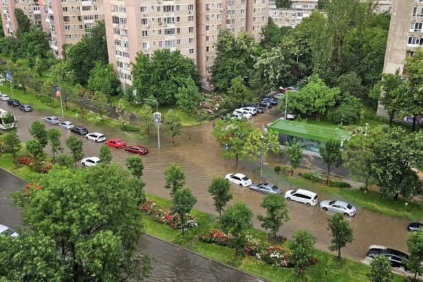 mesaj ro alert in bucuresti cod portocaliu avertizare nowcasting de vijelie traficul aerian a fost perturbat de furtuna 6846de9d6b297