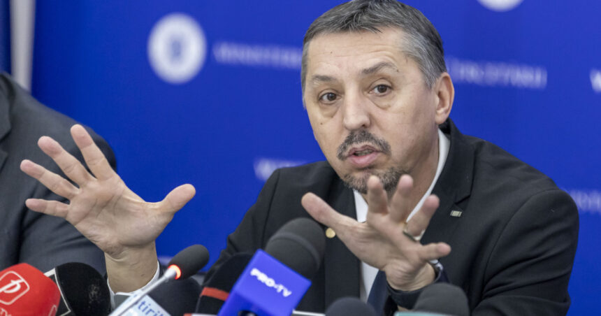 ministrul educatiei a semnat noile planuri cadru pentru liceu ce s ar putea schimba in programa scolara 6856851a5e813