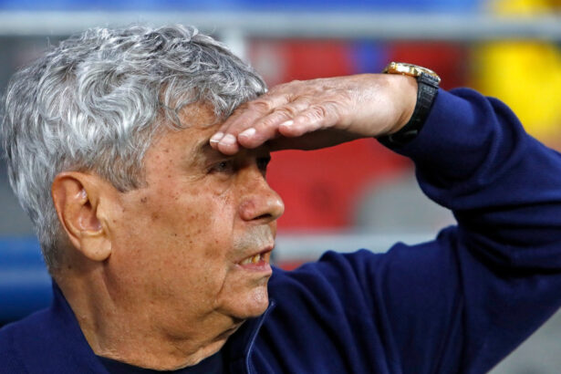 mircea lucescu a renuntat la louis munteanu pentru meciul cu austria a fost un antrenament mai dificil 6844633c8b945