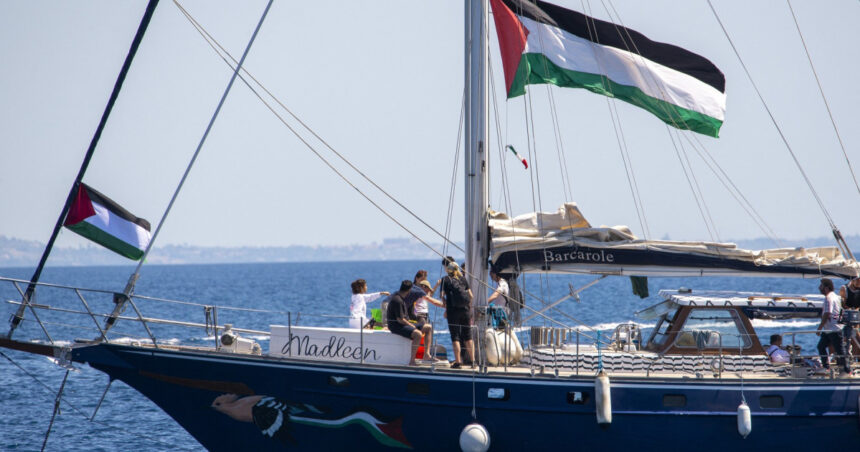 nava madleen cu 12 activisti pro palestinieni la bord inclusiv greta thunberg a ajuns in portul israelian asdod sub paza militara 684747db254d4