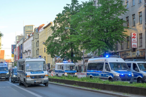 o femeie care a atacat doi oameni cu un cutit in munchen a fost impuscata de politisti 6845421c8a352
