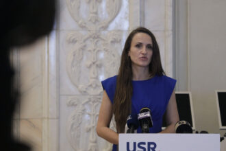 oana toiu si a preluat mandatul la ministerul de externe discutii cu emil hurezeanu despre prioritatile diplomatiei romane 685b0d2f7c3d4