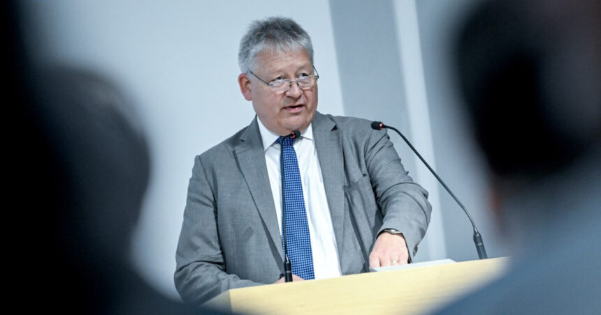 populatia rusa sprijina razboiul si urmeaza linia kremlinului spune seful spionajului german asta ii permite sa manipuleze tara 68494dd38a462