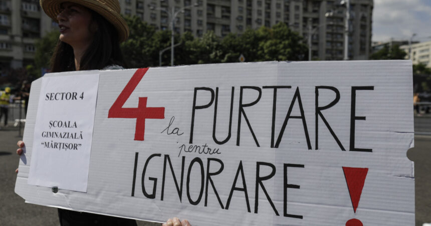 protest al sindicalistilor din educatie in 18 iunie prin purtarea de banderole sau ecusoane care le sunt nemultumirile 684c2ccea8553