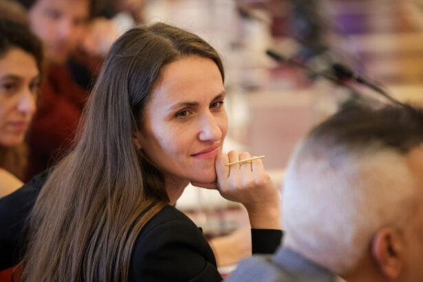 raluca turcan o apara pe oana toiu victima unor atacuri la adresa tinutei sale e un dispret profund fata de femei 685d42049faa2