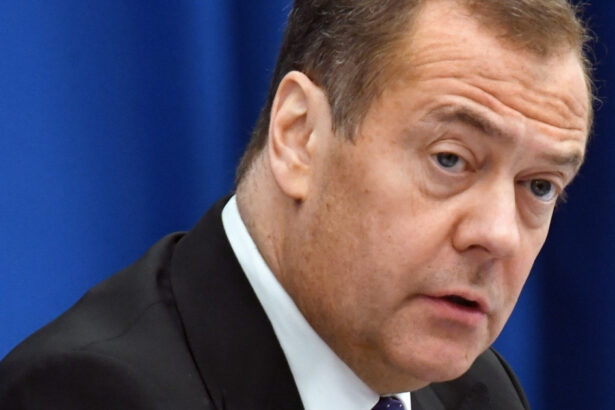 reactia ironica a sua dupa ce medvedev a amenintat cu distrugerea completa a guvernului ucrainean 683f370458ff3