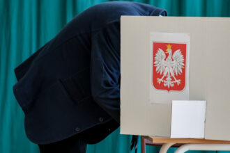 record de prezenta la vot in polonia 7131 dintre polonezii cu drept de vot au mers la urne in turul ii al prezidentialelor 683d5a0dd1894