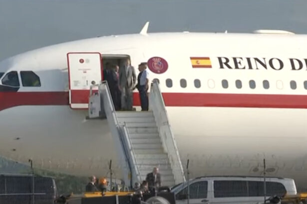 regele spaniei felipe al vi lea a ajuns luni seara la sibiu marti merge la poligonul cincu cu presedintele nicusor dan 684724ed1bbf4