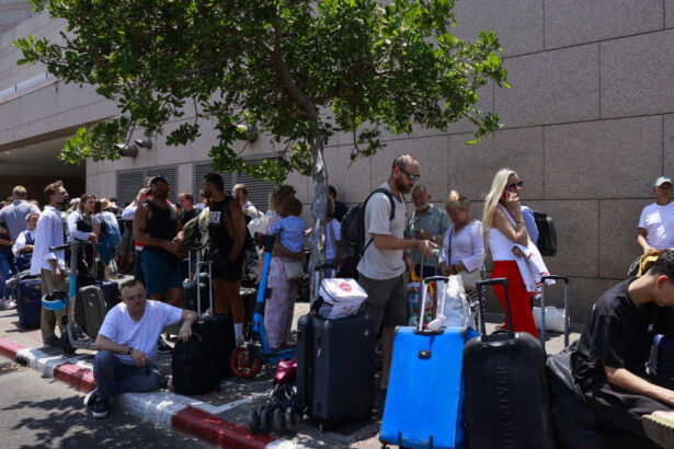 repatriere din israel grecia a evacuat in siguranta peste 100 de cetateni inclusiv romani si americani 685292513662e