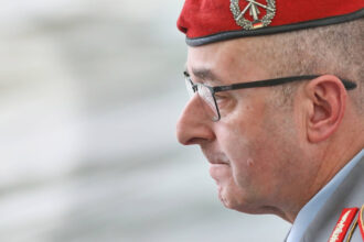 rusia ar putea ataca nato in urmatorii 4 ani avertizeaza seful armatei germane rusia produce anual sute de tancuri 683db69fd04ba