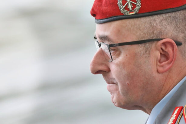 rusia ar putea ataca nato in urmatorii 4 ani avertizeaza seful armatei germane rusia produce anual sute de tancuri 683db69fd04ba